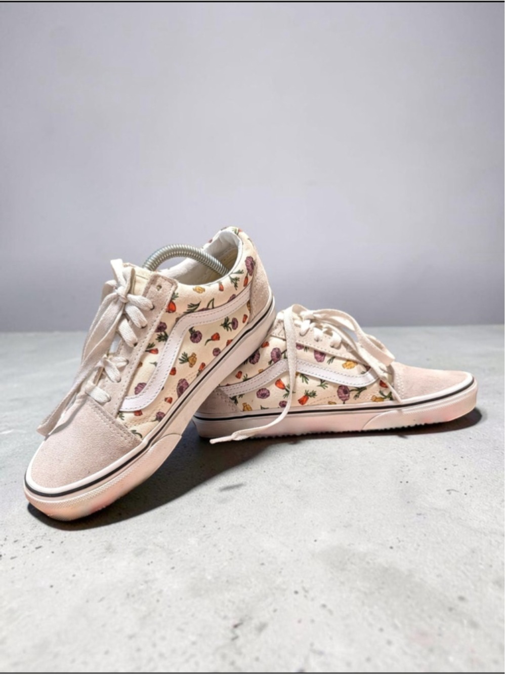 Women's Low-Top Sneakers Cream Floral Print - Picture 1 of 7